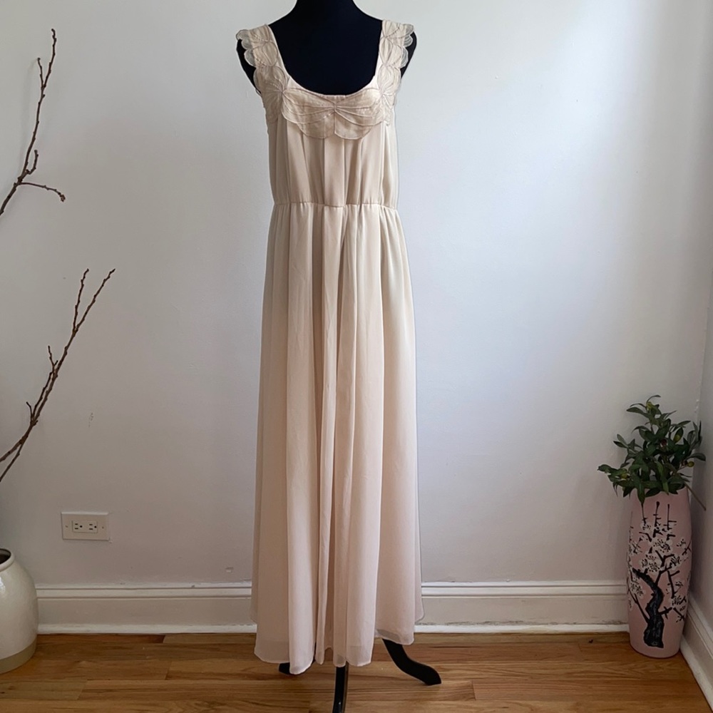 Elegant Cream Maxi Dress with Embroidered Scoop Neck